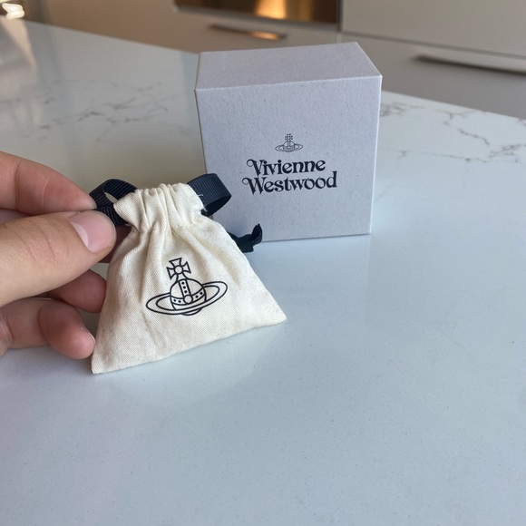 Vivienne Westwood - Stuart Pearl Necklace - Picture 5 of 8